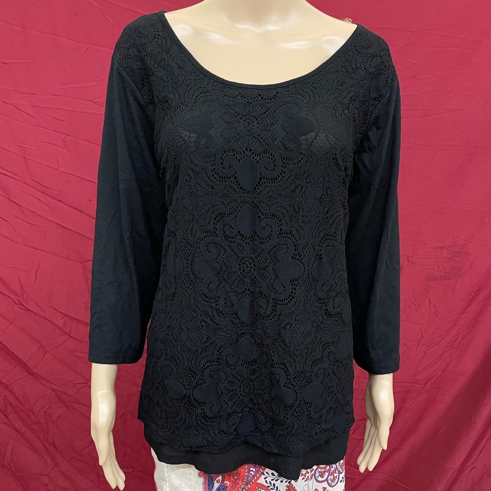 Avenue Black Lace ¾ sleeve Top size 22/24